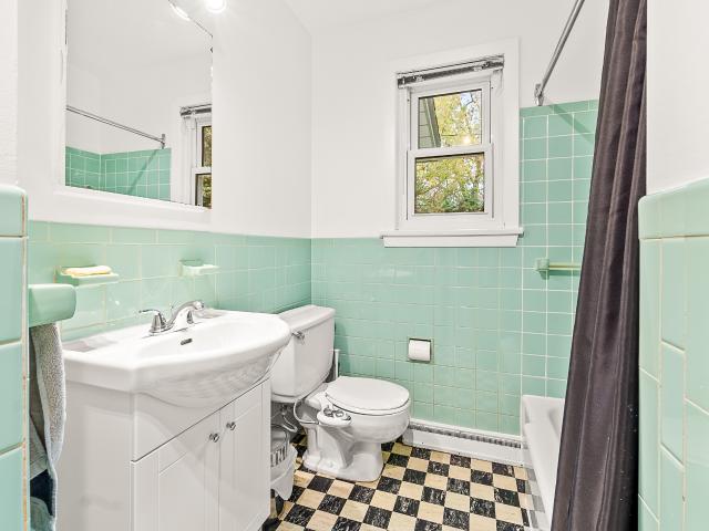 Appartement à Louer 1333 Boulevard de l'Université, Les Nations Sherbrooke 17 photos | Logis Québec