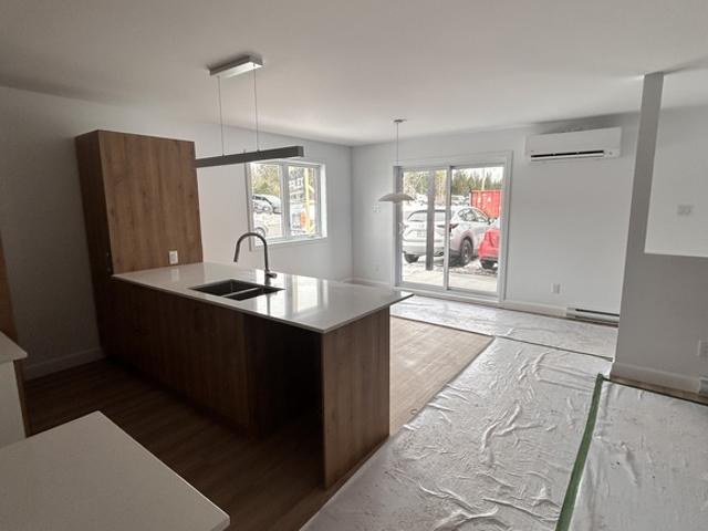Appartement à Louer 134 Rue Du Havre, Saint Gilles 15 photos | Logis Québec