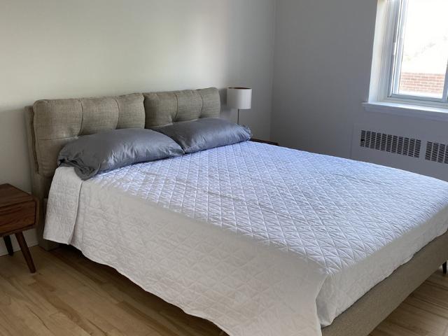 Appartement à Louer 1375 Croissant Sherwood, Mont Royal 30 photos | Logis Québec