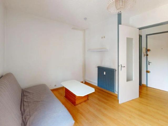 Appartement à louer 1 pièce 19.6m²