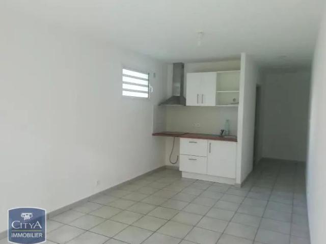 Appartement à louer 1 pièce 21.76m²