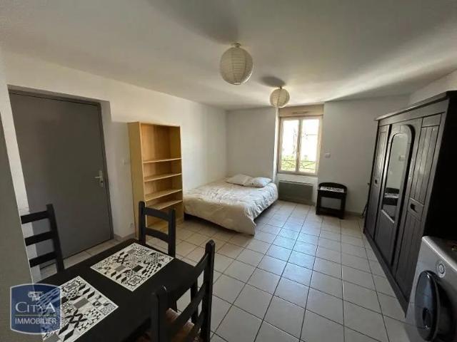 Appartement à louer 1 pièce 23.36m²