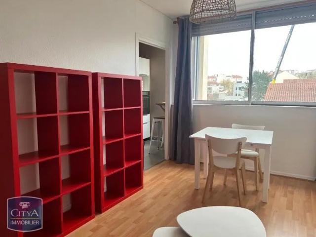Appartement à louer 1 pièce 23.74m²