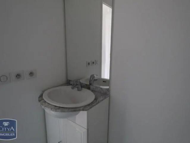 Appartement à louer 1 pièce 27.2m²