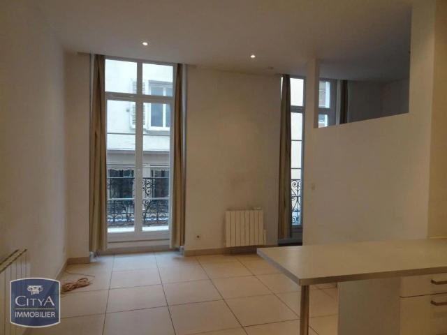 Appartement à louer 1 pièce 27.2m²