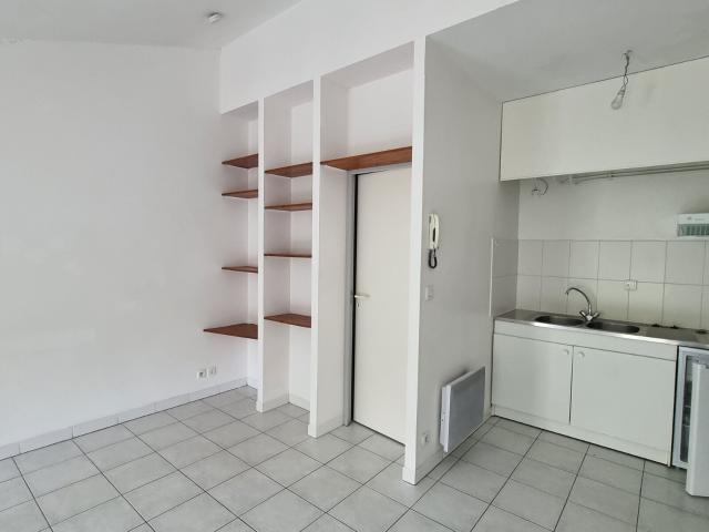 Appartement à louer 1 pièce 28 m