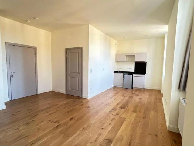 Appartement à louer 1 pièce 29.3m²