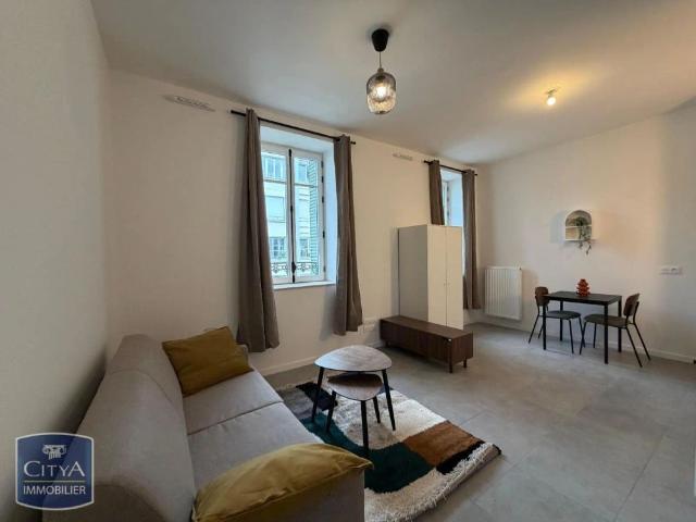 Appartement à louer 1 pièce 29.6m²