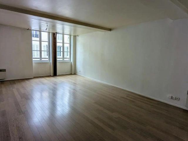 Appartement à louer 1 pièce 29.6m²
