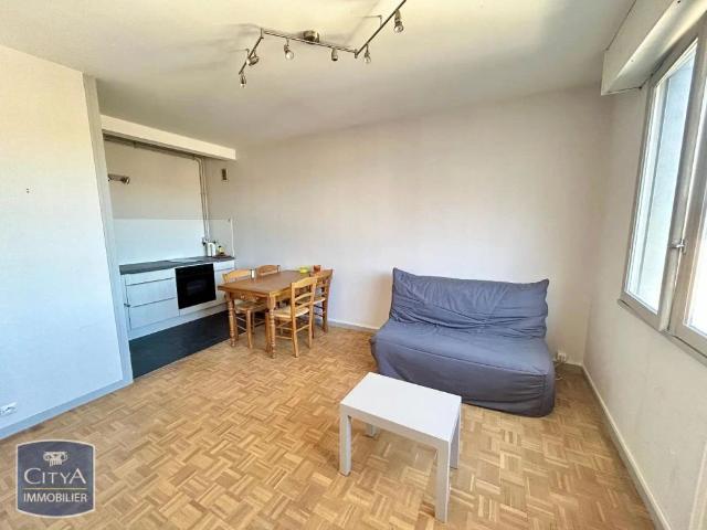 Appartement à louer 1 pièce 29.9m²