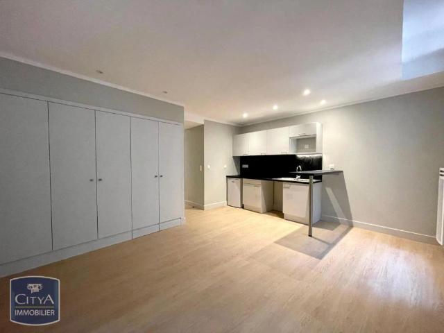 Appartement à louer 1 pièce 29.9m²