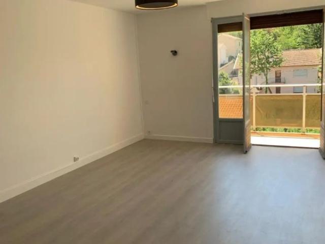 Appartement à louer 1 pièce 31.2m²