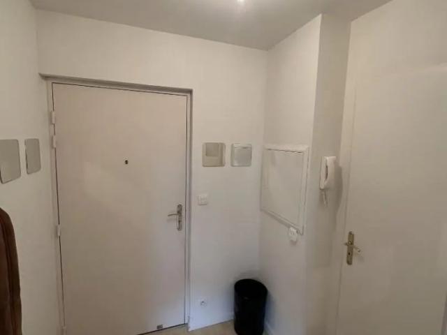 Appartement à louer 1 pièce 31.7m²