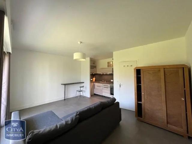 Appartement à louer 1 pièce 31.76m²