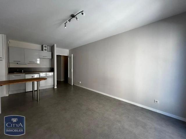 Appartement à louer 1 pièce 32.47m²