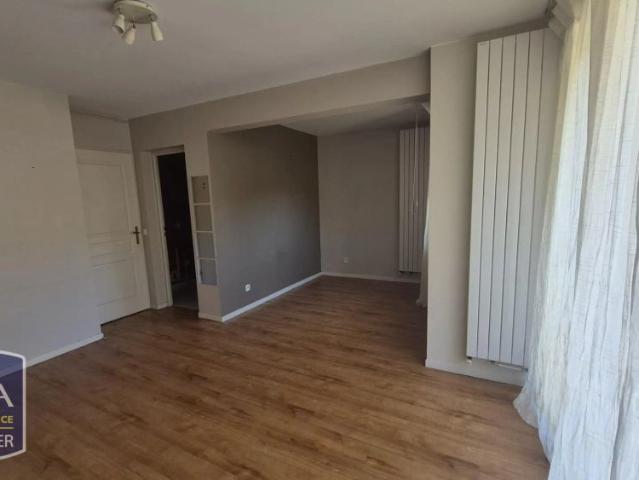 Appartement à louer 1 pièce 32.85m²