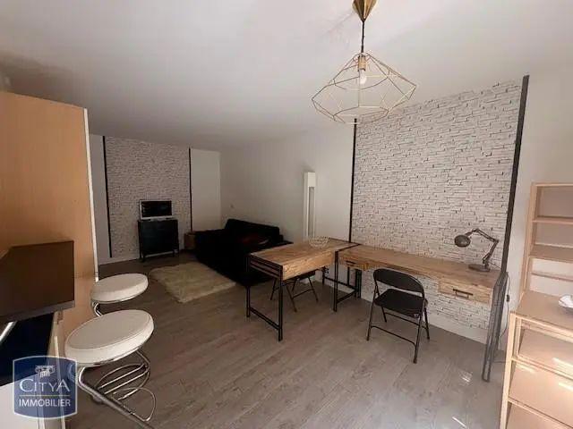 Appartement à louer 1 pièce 32.9m²