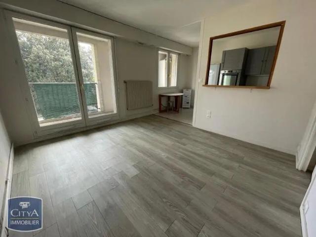 Appartement à louer 1 pièce 33.31m²