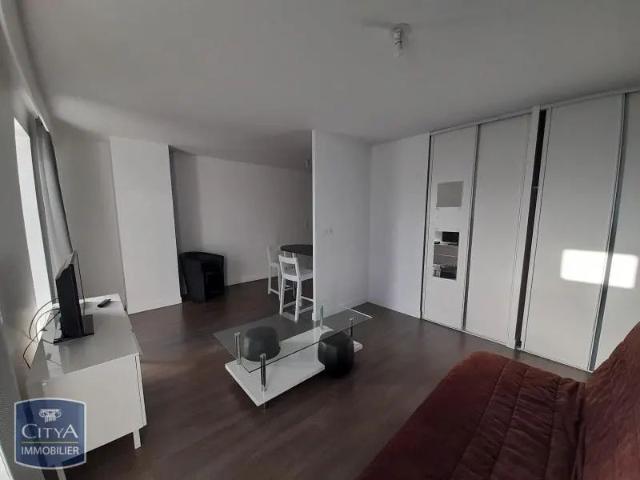 Appartement à louer 1 pièce 36.1m²
