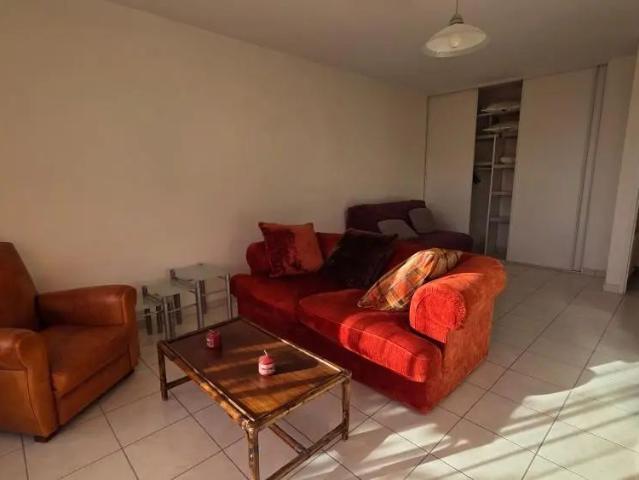 Appartement à louer 1 pièce 37.39m²