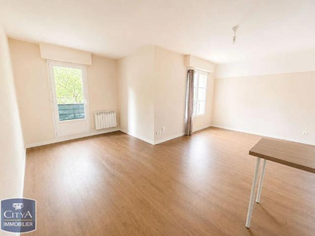 Appartement à louer 1 pièce 40m²