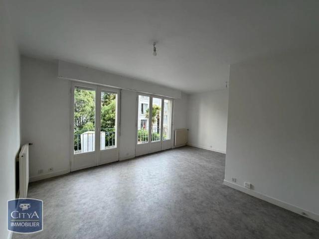 Appartement à louer 1 pièce 42m²