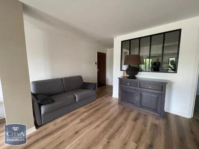 Appartement à louer 1 pièce 46.8m²