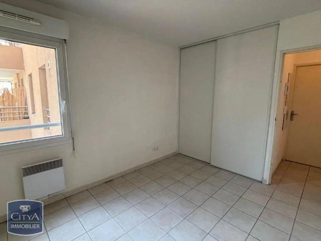 Appartement à louer 1 pièce 46.9m²