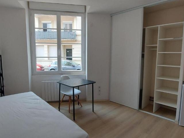 Appartement à louer, 1 pièce ANGERS 49000