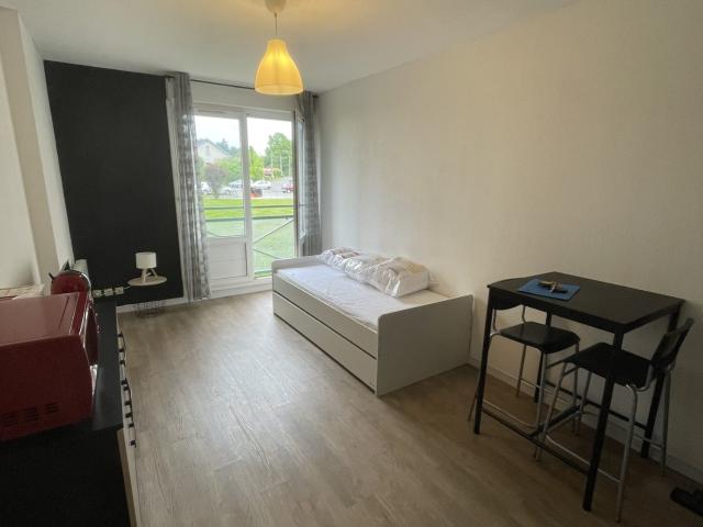 Appartement à louer, 1 pièce LONS 64140