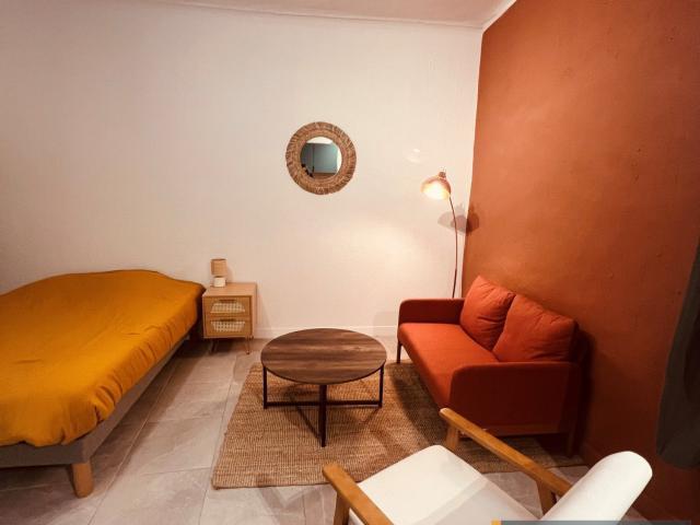 Appartement à louer, 1 pièce Nîmes 30000