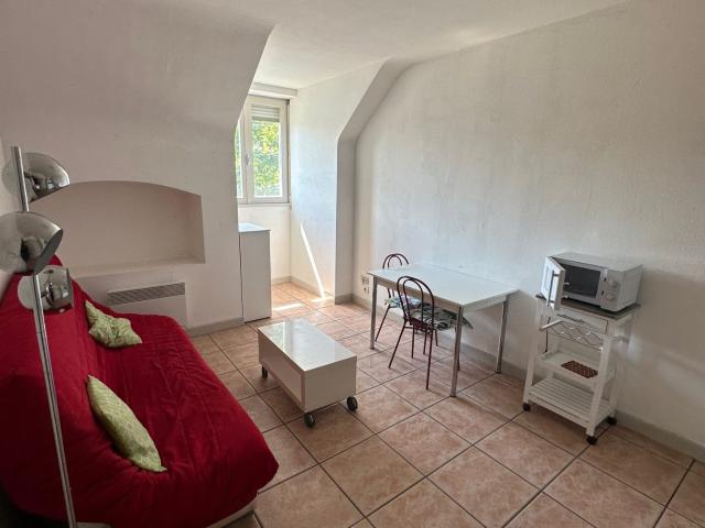 Appartement à louer, 1 pièce PAU 64000