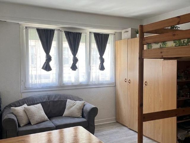 Appartement à louer, 1 pièce PAU 64000