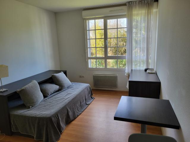Appartement à louer, 1 pièce Pessac 33600