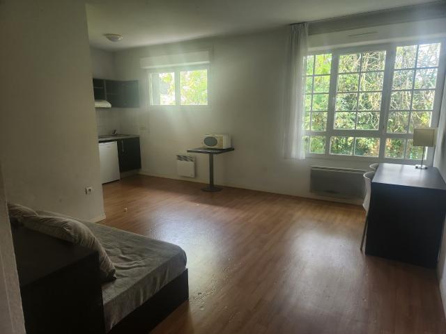 Appartement à louer, 1 pièce Pessac 33600