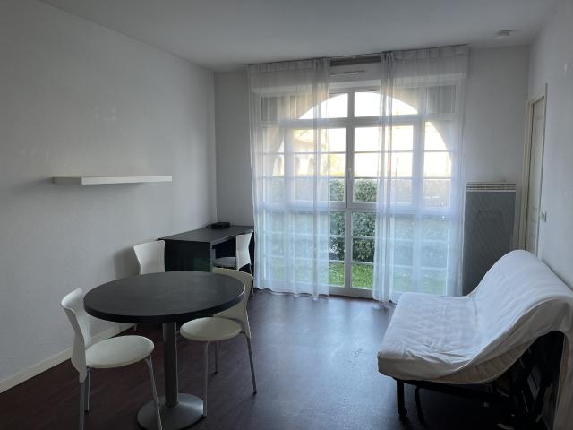 Appartement à louer, 1 pièce Pessac 33600