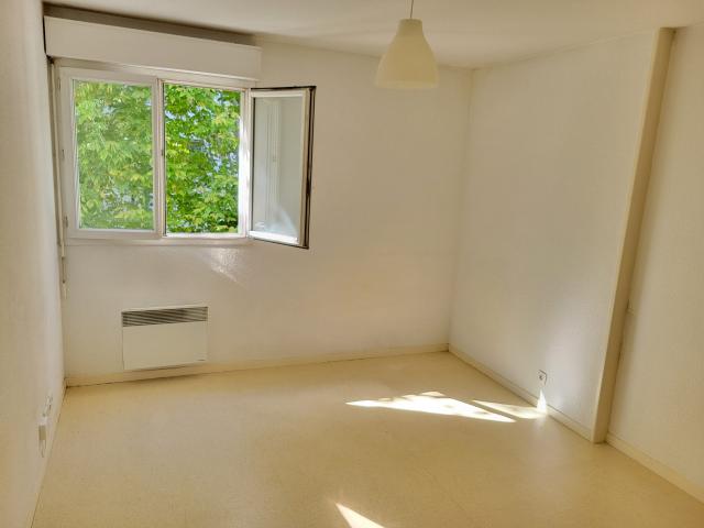 Appartement à louer, 1 pièce Pessac 33600