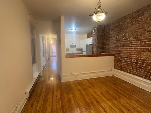 Appartement à Louer 240,Boul. St Joseph O Le Plateau Mont Royal Montréal 12 photos | Logis Québec