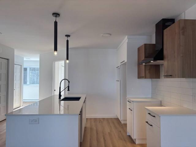 Appartement à Louer 2500 Rue King Est, Fleurimont Sherbrooke 28 photos | Logis Québec
