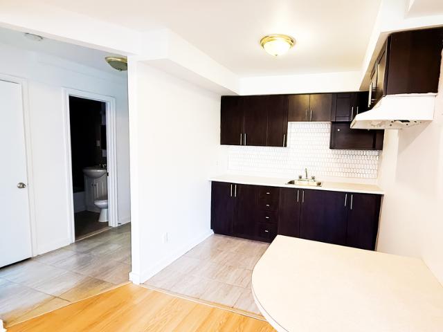 Appartement à Louer 2504, rue Sicard, Mercier/Hochelaga Maisonneuve Montréal 7 photos | Logis Québec