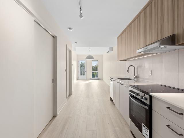 Appartement à Louer 2525 Rue Rachel E, Rosemont/La Petite Patrie Montréal 16 photos | Logis Québec