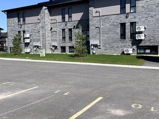 Appartement à Louer 256 boulevard d'Amsterdam, Aylmer Gatineau 10 photos | Logis Québec