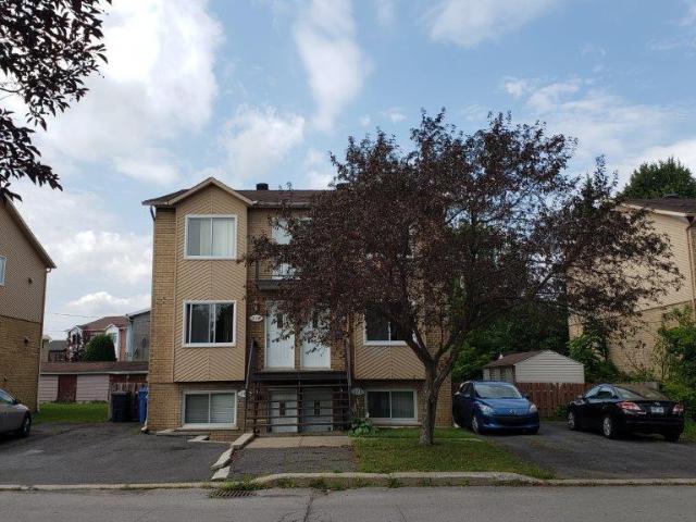 Appartement à Louer 270 rue lacombe, Le Vieux Longueuil Longueuil 15 photos | Logis Québec