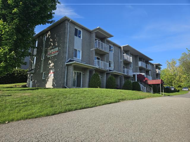 Appartement à Louer 2855 Rue Mézy, Les Nations Sherbrooke 7 photos | Logis Québec