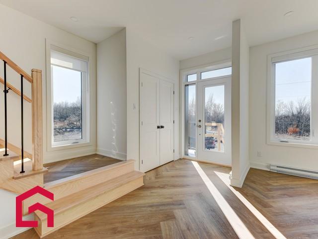 Appartement à Louer 285,Rue du Galet, Bromont 22 photos | Logis Québec