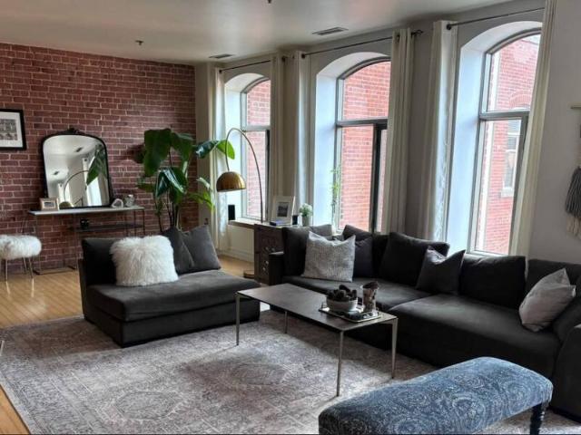 Appartement à Louer 2004 Boulevard St Laurent, Ville Marie Centre Ville, Vieux Montréal 10 photos | Logis Québec