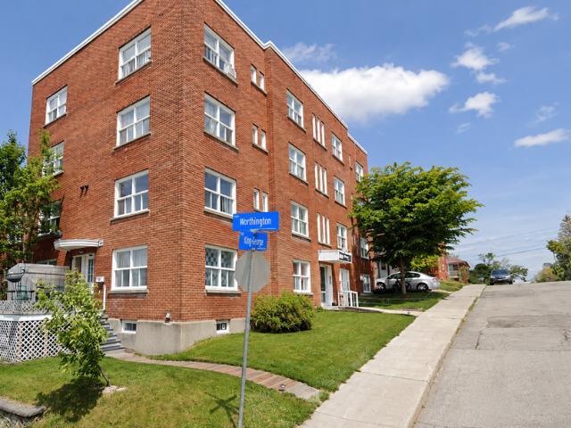 Appartement à Louer #202, #300, #404 et #406 – 915 rue King George, Sherbrooke, Mont Bellevue Sherbrooke 20 photos | Logis Québec