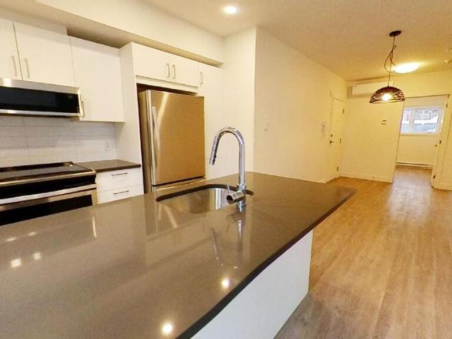 Appartement à Louer 204 rue Egan, Verdun/Île des Soeurs Montréal 6 photos | Logis Québec