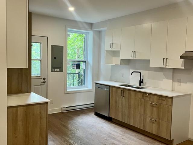 Appartement à Louer 2090, Mercier/Hochelaga Maisonneuve Montréal 8 photos | Logis Québec
