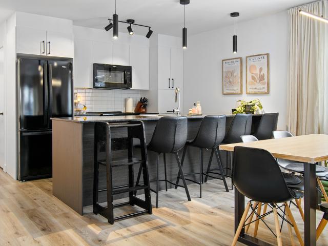 Appartement à Louer 20 Rue de l'Auberge, Val des Monts 21 photos | Logis Québec